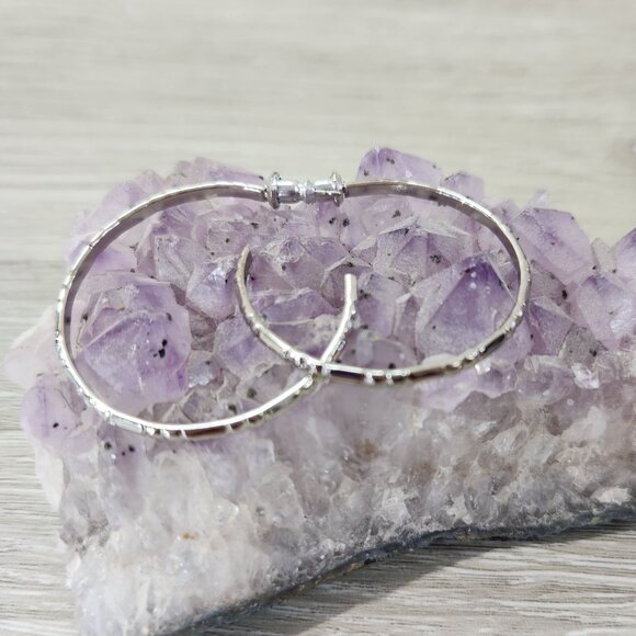 Fashion Jewlery Silvertone Textured 1.25" Hoop Earings - Picture 3 of 8